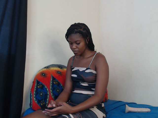 BonnieL's BongaCams show and profile