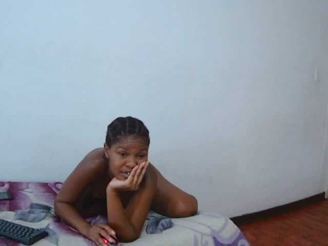 BonnieL's BongaCams show and profile