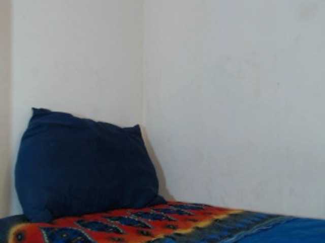 BonnieL's BongaCams show and profile