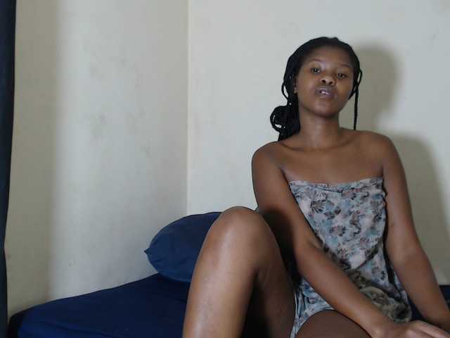 BonnieL's BongaCams show and profile