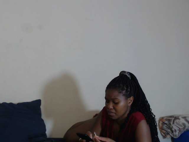 BonnieL's BongaCams show and profile