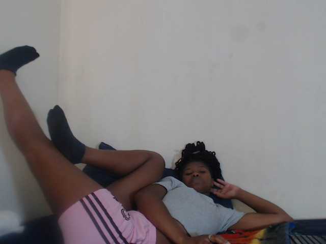 BonnieL's BongaCams show and profile