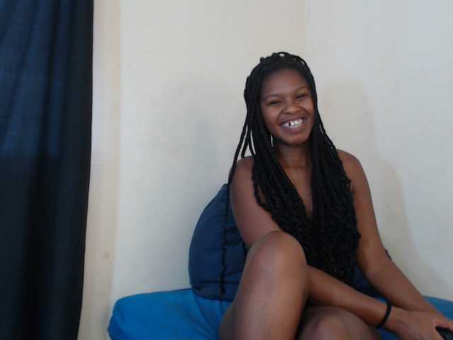 BonnieL's BongaCams show and profile