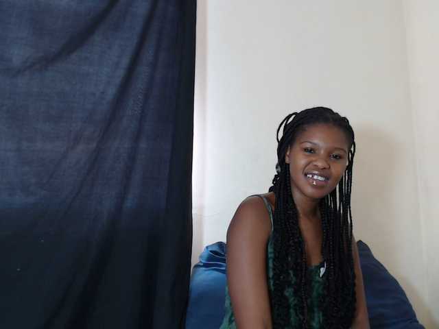 BonnieL's BongaCams show and profile