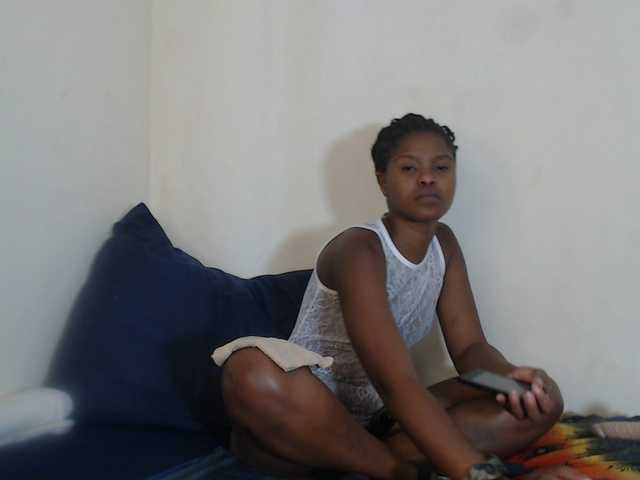 BonnieL's BongaCams show and profile