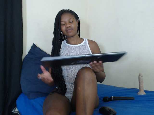 BonnieL's BongaCams show and profile