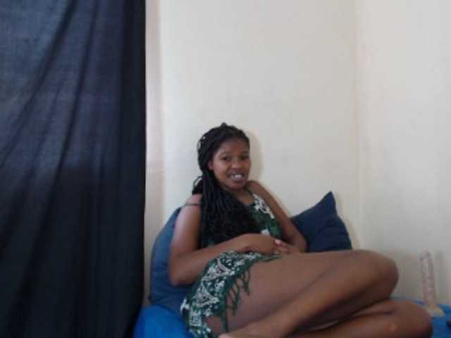 BonnieL's BongaCams show and profile