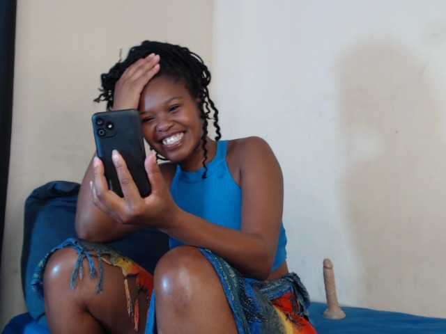 BonnieL's BongaCams show and profile