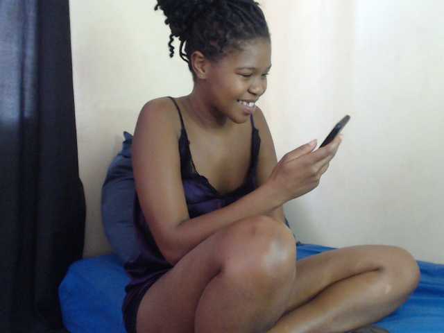 BonnieL's BongaCams show and profile