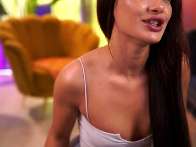 NaughtyyChloe webcam