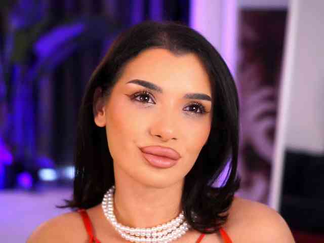 NaughtyyChloe webcam