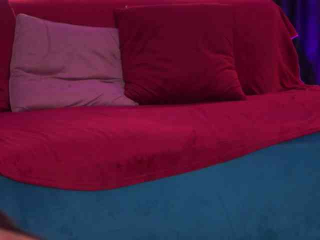 NaughtyyChloe webcam