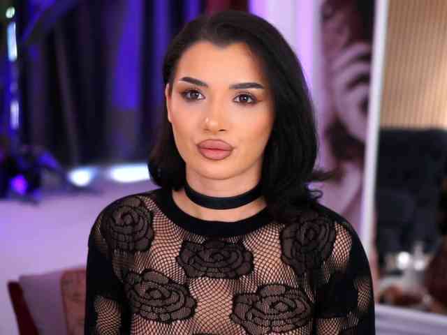 NaughtyyChloe Live Webcam on BongaCams