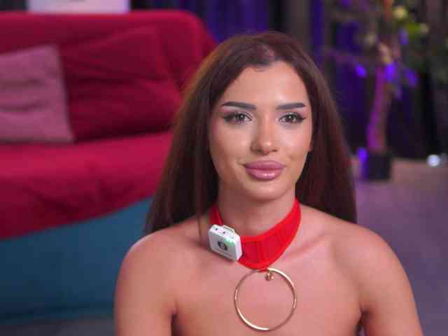 NaughtyyChloe webcam