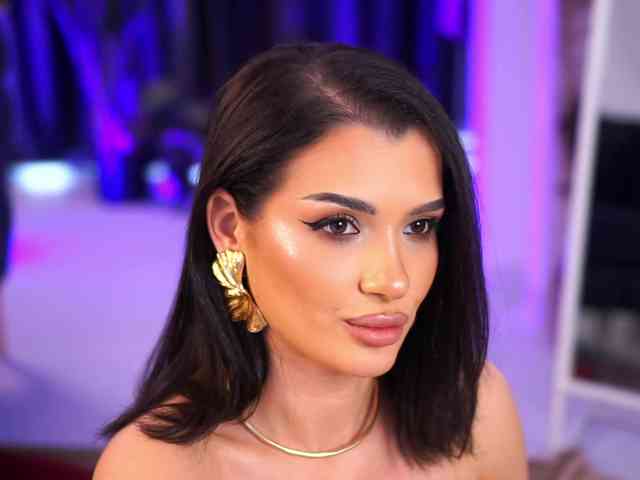 NaughtyyChloe webcam