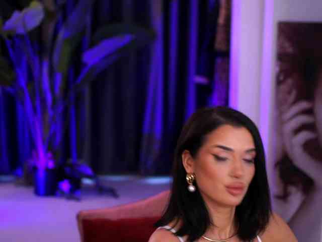 NaughtyyChloe webcam