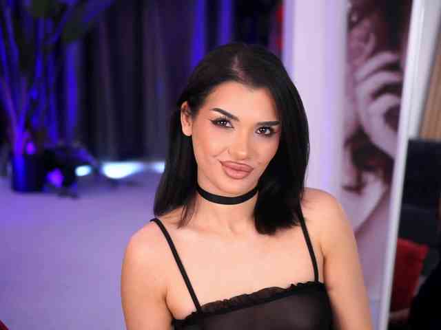 NaughtyyChloe webcam