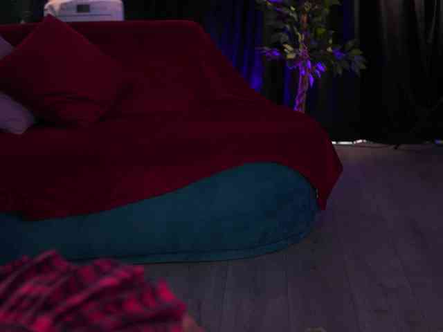 NaughtyyChloe webcam