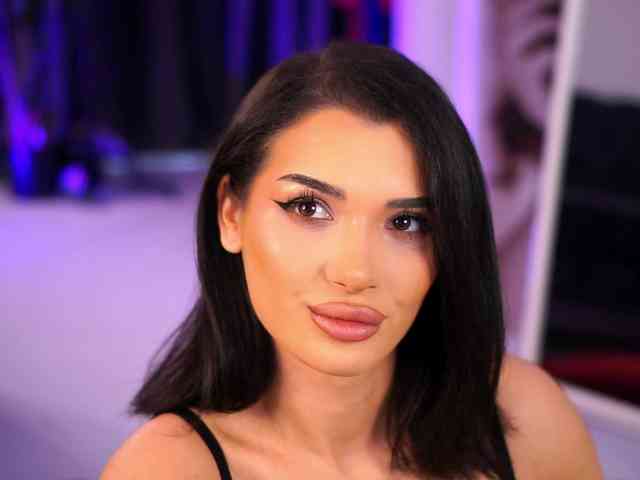 NaughtyyChloe webcam