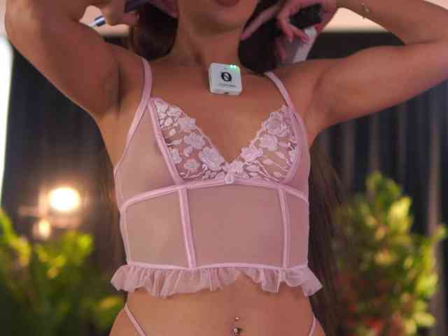 NaughtyyChloe webcam