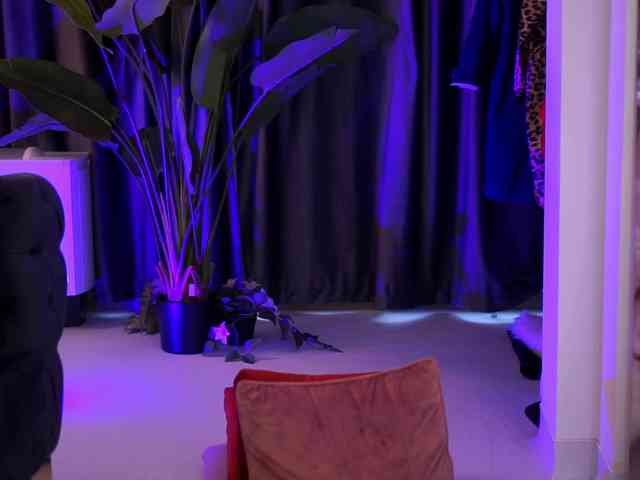 NaughtyyChloe webcam