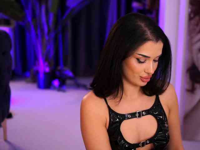 NaughtyyChloe webcam