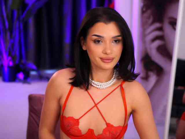 NaughtyyChloe webcam