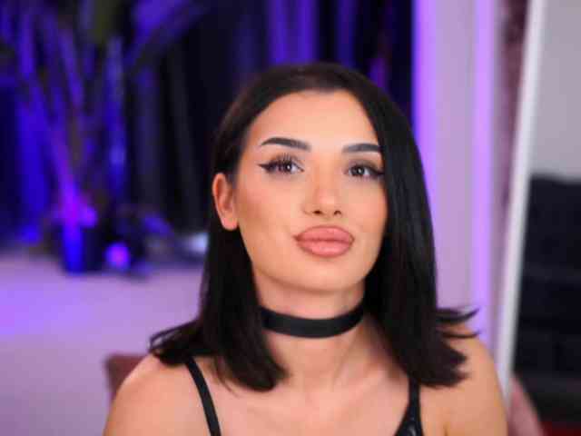 NaughtyyChloe webcam