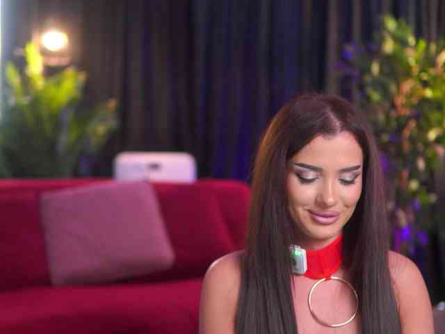 NaughtyyChloe webcam