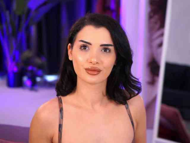 NaughtyyChloe webcam