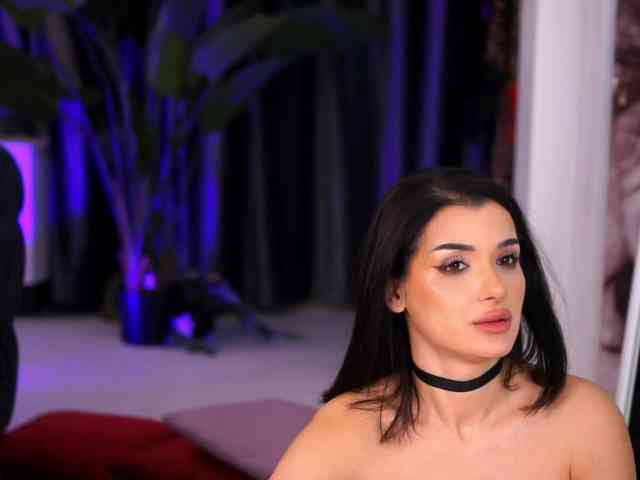 NaughtyyChloe webcam