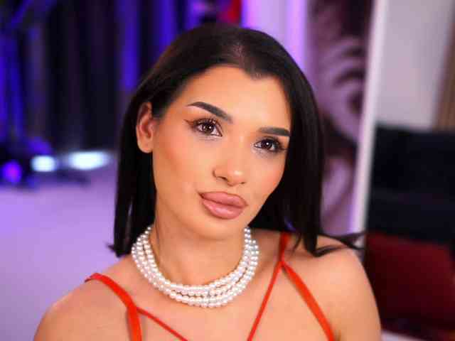 NaughtyyChloe webcam