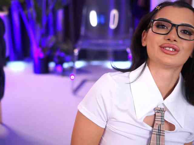 NaughtyyChloe webcam