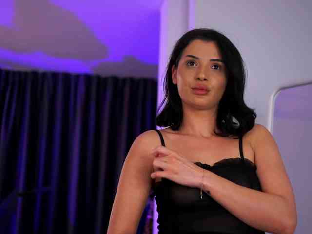 NaughtyyChloe webcam