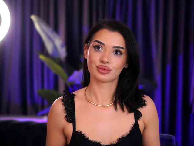 NaughtyyChloe webcam