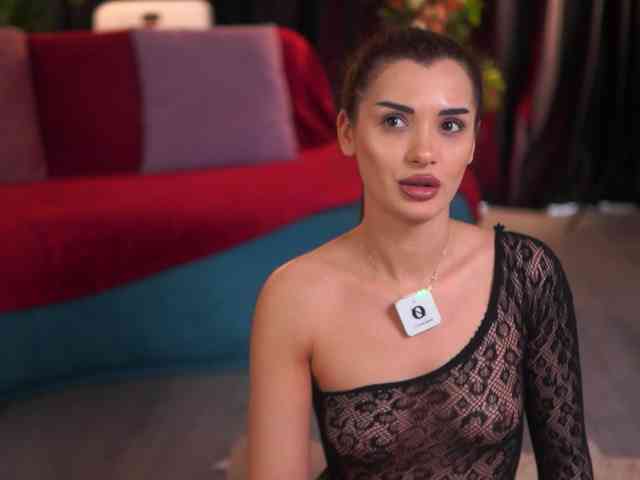 NaughtyyChloe webcam