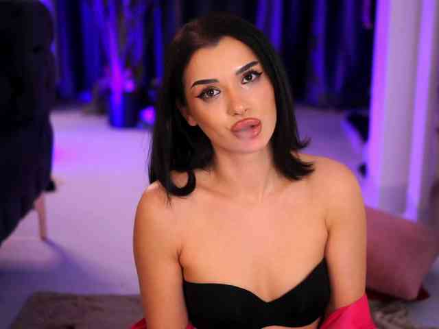 NaughtyyChloe webcam