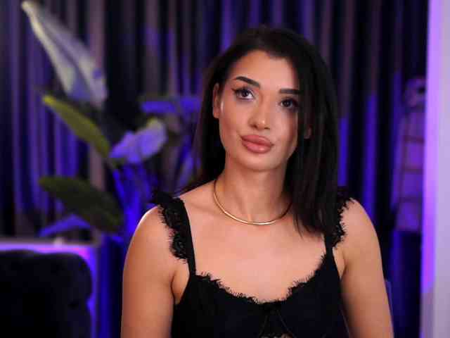 NaughtyyChloe webcam