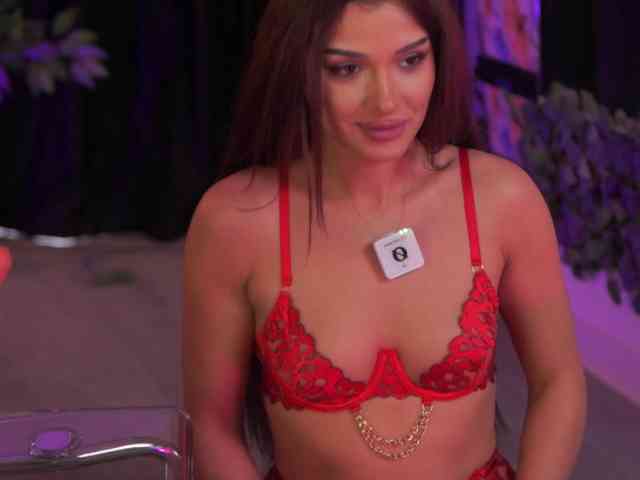 NaughtyyChloe webcam