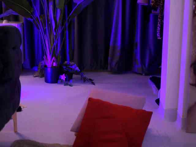 NaughtyyChloe webcam