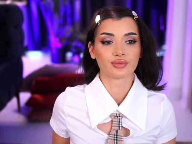 NaughtyyChloe webcam