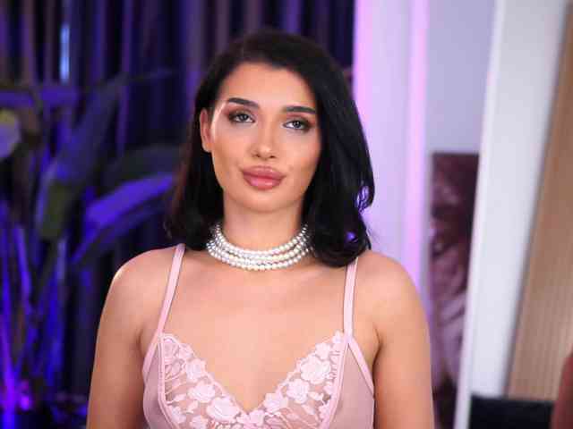 NaughtyyChloe webcam