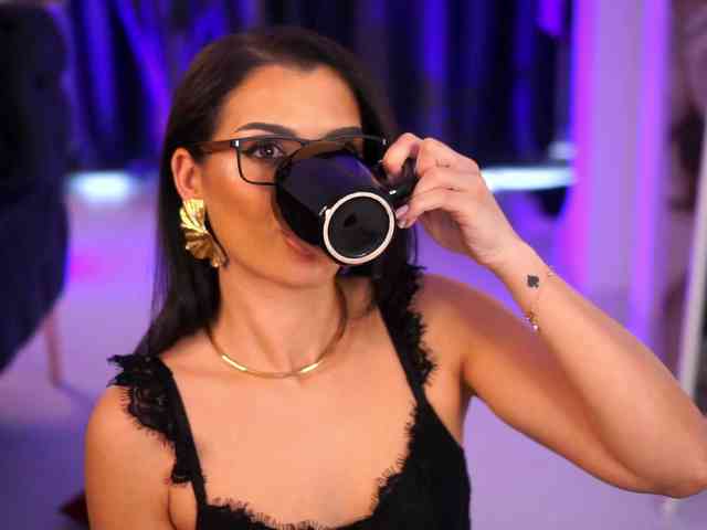 NaughtyyChloe webcam