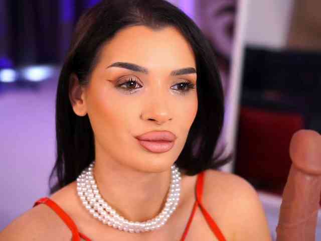 NaughtyyChloe webcam