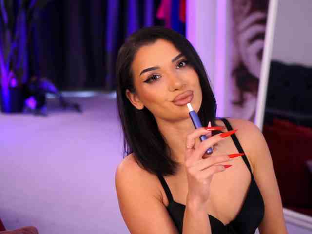 NaughtyyChloe webcam