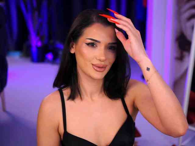 NaughtyyChloe webcam