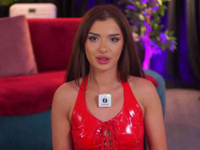 NaughtyyChloe webcam