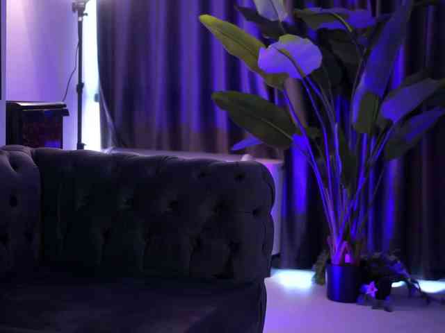 NaughtyyChloe webcam