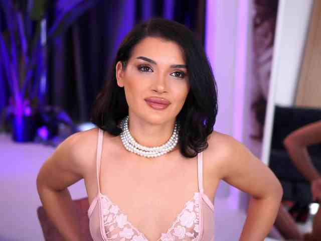 NaughtyyChloe webcam