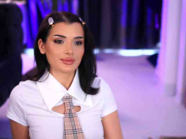 NaughtyyChloe webcam